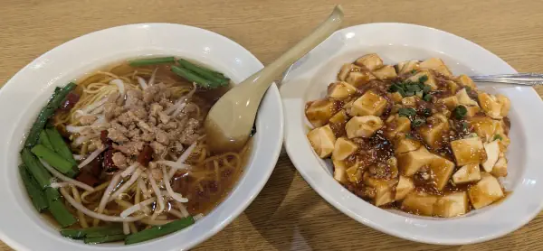 台湾ラーメンと麻婆飯